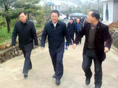 宜昌市副市长黄黎明来源丰视察